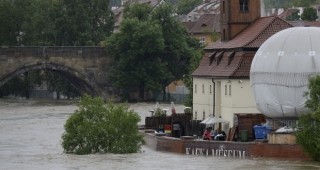 Днес се очаква пикът на придошлите води на река Вълтава в чешката столица