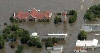 Наводненията в Централна Европа засегнаха 700 чешки селища