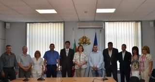 Министър Искра Михайлова подписа допълнителни споразумения към концесионните договори за добив на минерални води