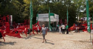 РаломексАД представя най-новата си почвообработваща техника на Добрички панаир 2013