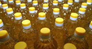 Леко понижение в средната цена на рафинираното слънчогледово олио