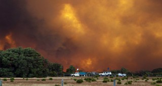 Десетки горски пожари пламнаха в Австралия