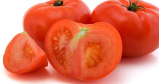 От храните през август най-много са поевтинели доматите - със 17.2 на сто