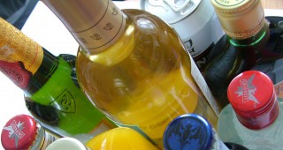 Удължава се срокът за продажба в търговската мрежа на бутилирани алкохолни напитки със стар бандерол