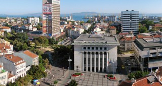 Правителството и община Бургас в спор заради ИАРА