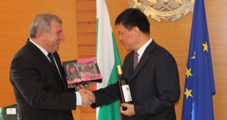 Износът на тютюн е нова насока на съвместната работа между Китай и България