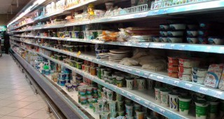 Почти половината от търговията с храни ще става в магазините на големите търговски вериги