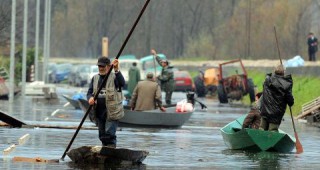 28 хиляди албанци се нуждаят от спешна помощ след катастрофални наводнения
