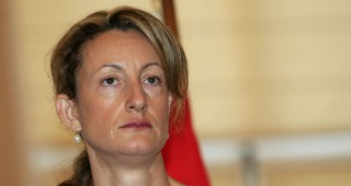 Вицепремиерът Зинаида Златанова упрекна депутатите за мораториума върху сделките със земи