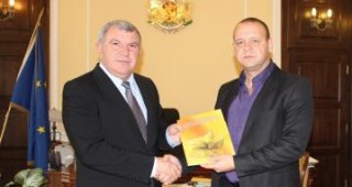 Петиция в защита на тютюнопроизводството връчиха на министър Греков