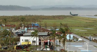 Жертвите на тайфуна Хаян са над 1000