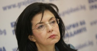 Меглена Кунева: Има договор за присъединяване на България към ЕС и продажбата на земя е уредена