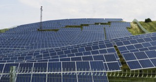 Производителите на ток от слънце и вятър ще плащат 20-процентна такса върху приходите си