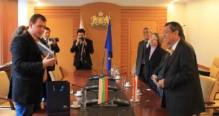 Индонезия е една от страните, към които България проявява сериозен интерес за търговски отношения