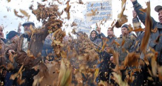 Над 2000 тютюнопроизводители протестираха край гоцеделчевското с. Вълкосел
