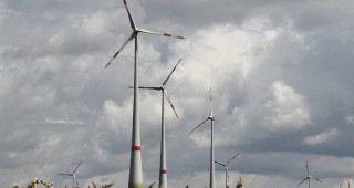 Инвеститори в зелена енергия се готвят да съдят НЕК