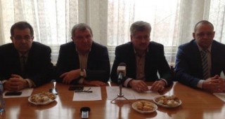 Министър Греков се срещна с производители на едролистни тютюни