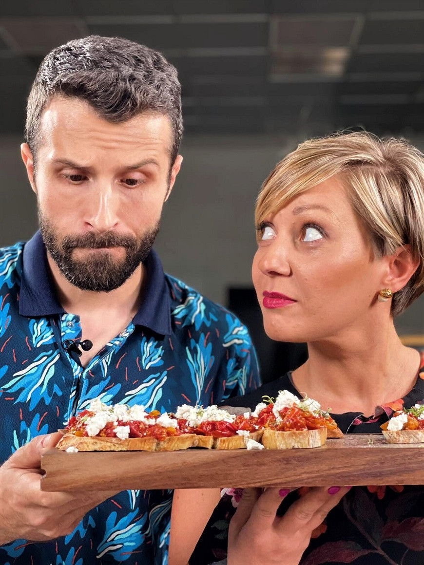 брускети с козе сирене и песто