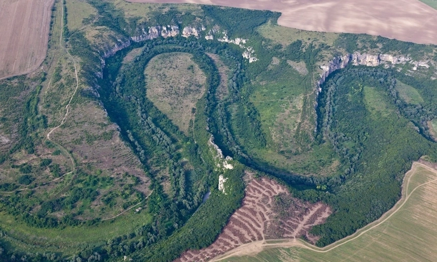 wwf-reka-lom
