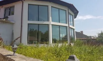 Експерти провериха проектно предложение за изграждане на къща за гости в гр. Нови пазар