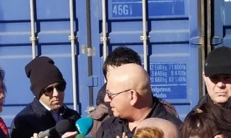 Министър Димитров: Връщаме на изпращача 28 контейнера италиански отпадъци