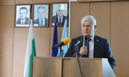 Министър Вътев: Възстановяването на хидромелиотивната система с оглед на климатичните промени е приоритет за екипа на МЗХ