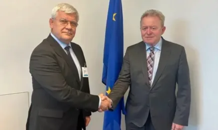 Министър Вътев получи пълна подкрепа от еврокомисаря по земеделие за украинската помощ