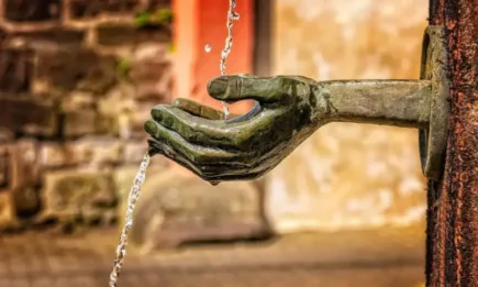 Замърсяването на питейната вода и невидимите заплахи в нашето ежедневие