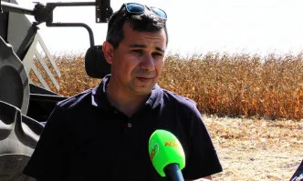 Демо жътва показа предимствата на царевичните хибриди ДЕКАЛБ