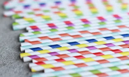 Хартиените сламки и прибори са замърсени с химикали