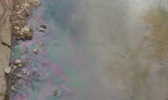 РИОСВ – Пазарджик и Басейнова дирекция Източнобеломорски район - Пловдив проверяват замърсяване на Марица с нефтопродукти