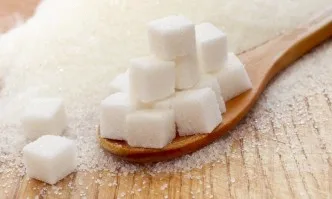 Захарта на едро незначително поевтиня в края на март