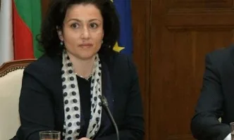 Министър Танева ще участва в жътвена церемония на ръжта по проекта Хляб на мира