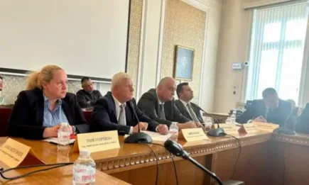 Министър Кирил Вътев участва в първия блиц контрол в Комисията по земеделието, храните и горите към НС