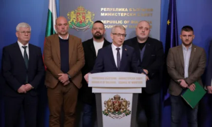 Правителството търси варианти за подкрепа на засегнатите от бедствията и войната земеделци