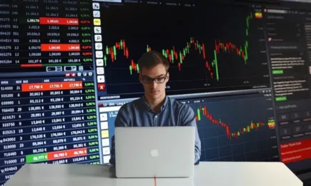 По обяд в Париж и Чикаго всички основни контракти са на загуба