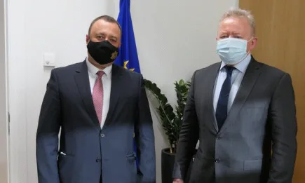 Министър Иванов се срещна с еврокомисар Войчеховски
