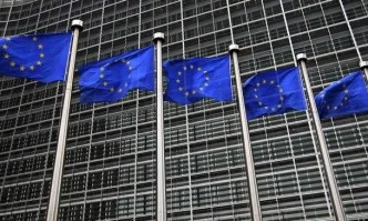 Еврокомисията спори за нови ограничения в растителната защита