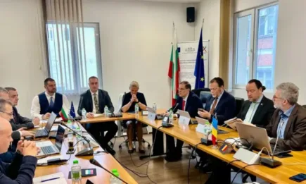 Зам.-министър Стратев: България работи за една надеждна система за съвместен контрол на рибарството с Румъния в Черно море