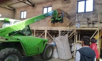 20 деца посетиха животновъдното стопанство в село Батак