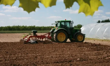 Европейската забрана за ДВГ не важи за тракторите