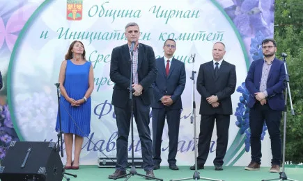 Премиерът Стефан Янев откри Националния фестивал на лавандулата