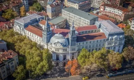 Министър Вътев и екипът му приеха на среща представители на браншови организации, които днес проведоха протест пред МЗХ