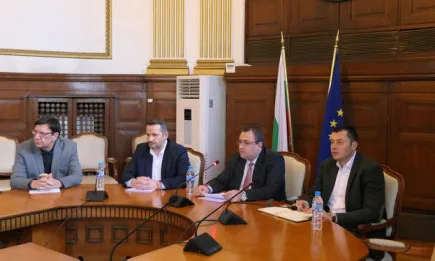 Министър Иванов: В страната циркулират количества недекларирано зърно, които създават риск за продоволствената сигурност на страната