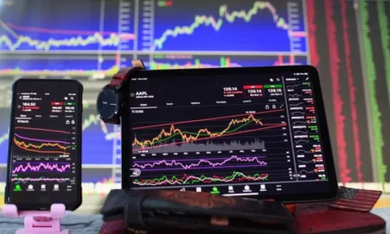 По обяд в Париж и Чикаго всички контракти са на зелено