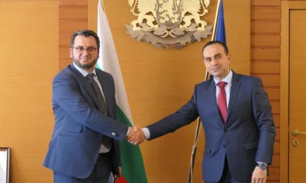 МЗХГ търси възможности за разширяване реализацията на българско розово масло в Казахстан и Азербайджан