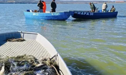 ИАРА конфискува риболовно оборудване от Мандра и Вая
