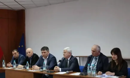 Министър Вътев: Днес започва приемът по украинската помощ, към която земеделските производители имат засилен интерес