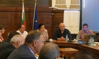 ИАГ и БАБХ предприемат спешни мерки за ограничаване на заразата с АЧС