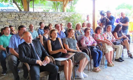 Среща на бизнеса и науката в Тракийски университет е решението на лавандулопроизводителите, след проведената Кръгла маса на Фестивала на лавандулата